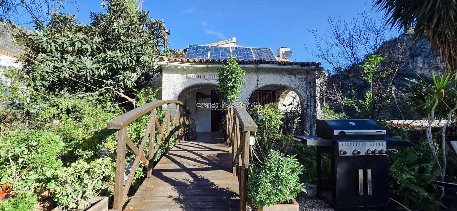 Chalet de 5 habitaciones en Villalonga en venta con piscina - 299.950 € (Ref: 9627143)