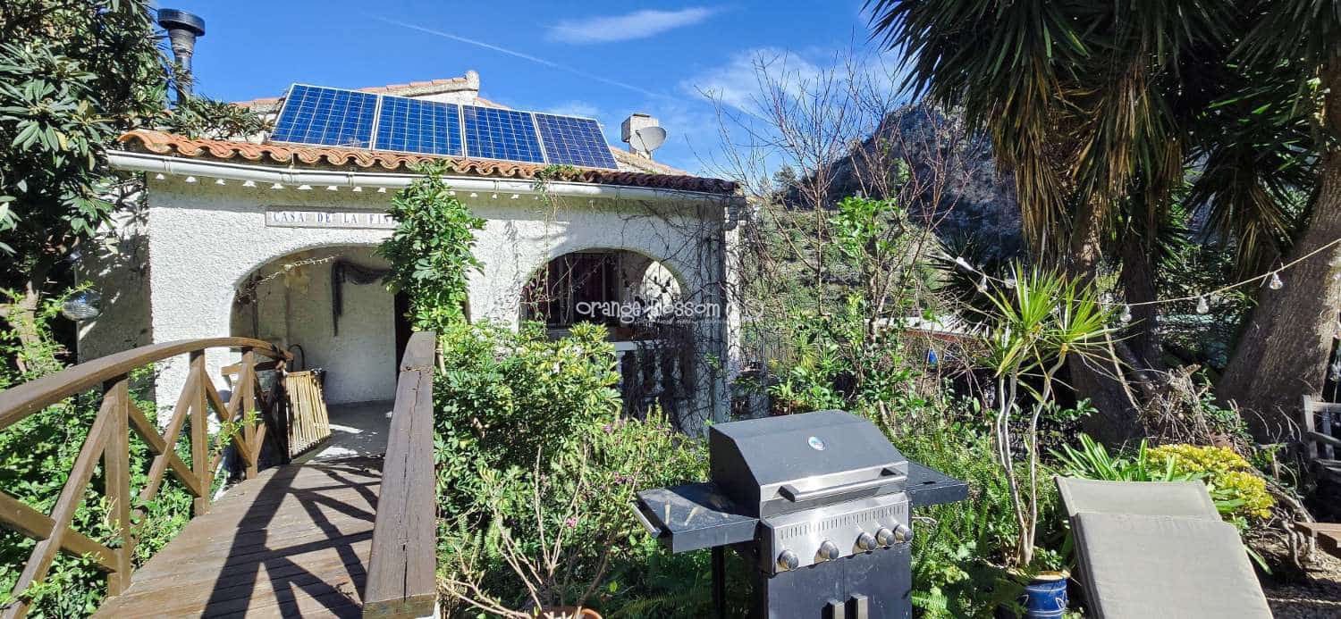 Chalet de 5 habitaciones en Villalonga en venta con piscina - 299.950 € (Ref: 9627143)