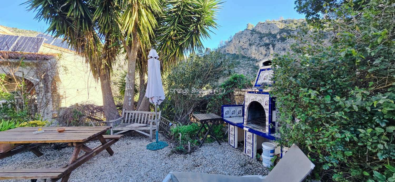 Chalet de 5 habitaciones en Villalonga en venta con piscina - 299.950 € (Ref: 9627143)