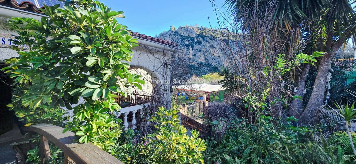 Chalet de 5 habitaciones en Villalonga en venta con piscina - 299.950 € (Ref: 9627143)