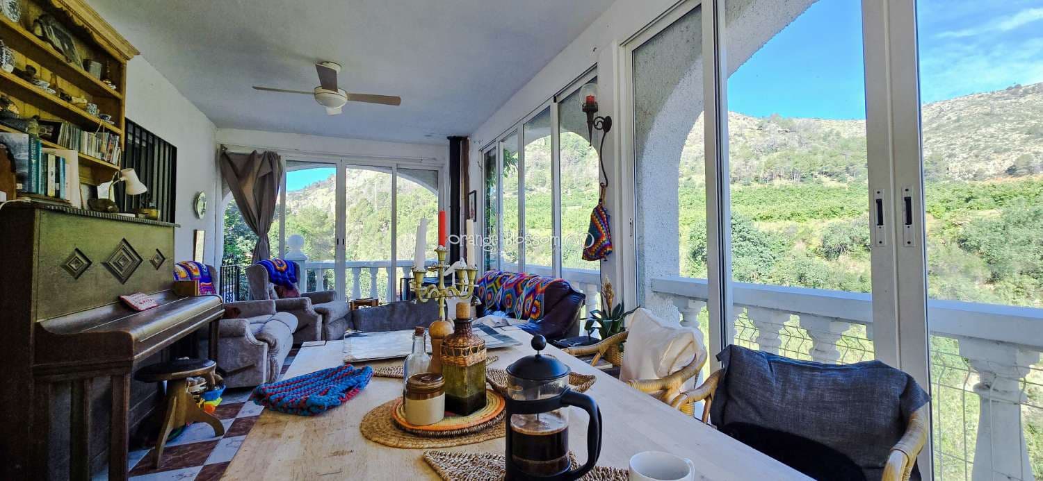 Chalet de 5 habitaciones en Villalonga en venta con piscina - 299.950 € (Ref: 9627143)