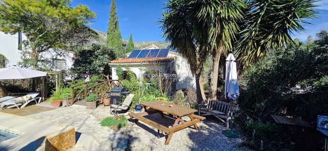 Chalet de 5 habitaciones en Villalonga en venta con piscina - 299.950 € (Ref: 9627143)