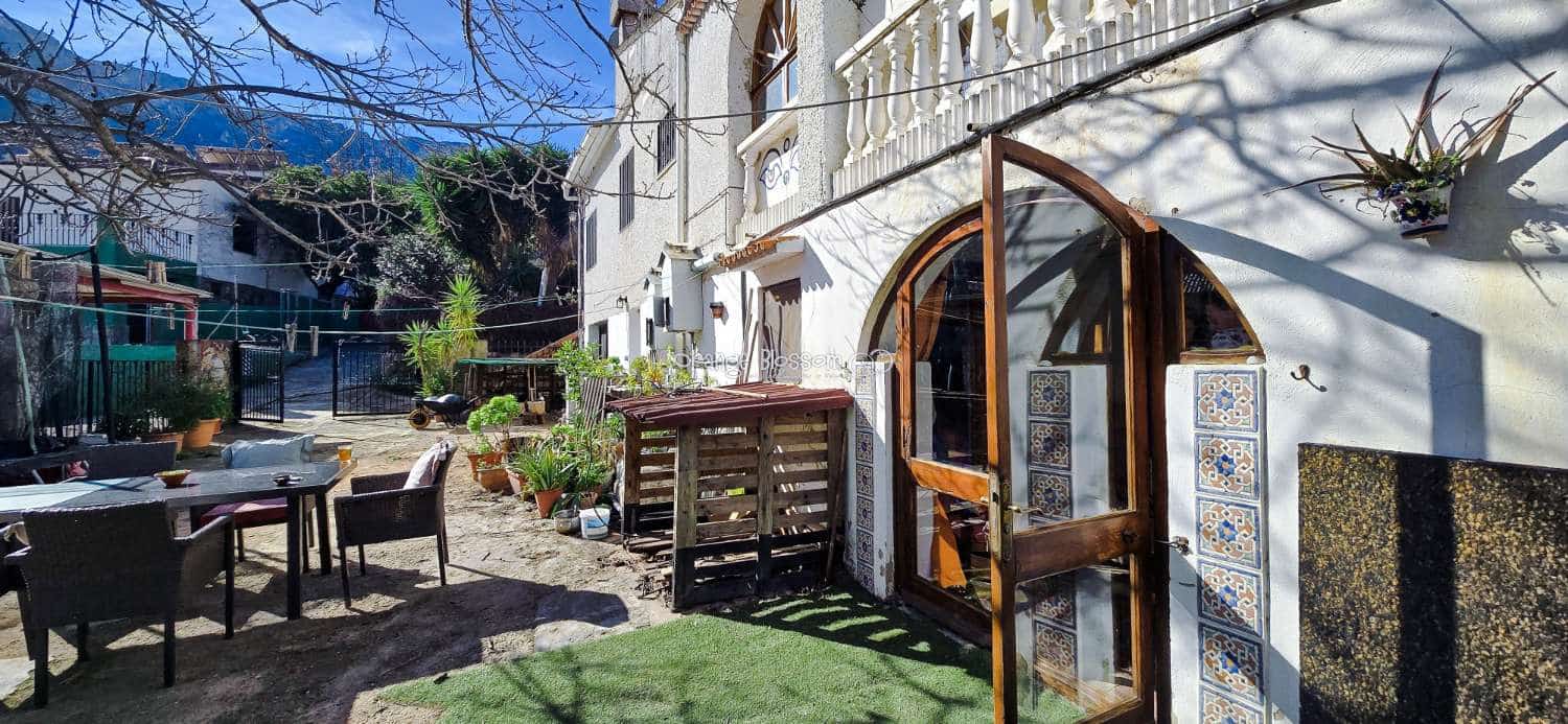 Chalet de 5 habitaciones en Villalonga en venta con piscina - 299.950 € (Ref: 9627143)