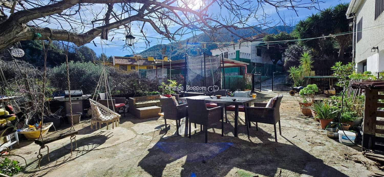 Chalet de 5 habitaciones en Villalonga en venta con piscina - 299.950 € (Ref: 9627143)