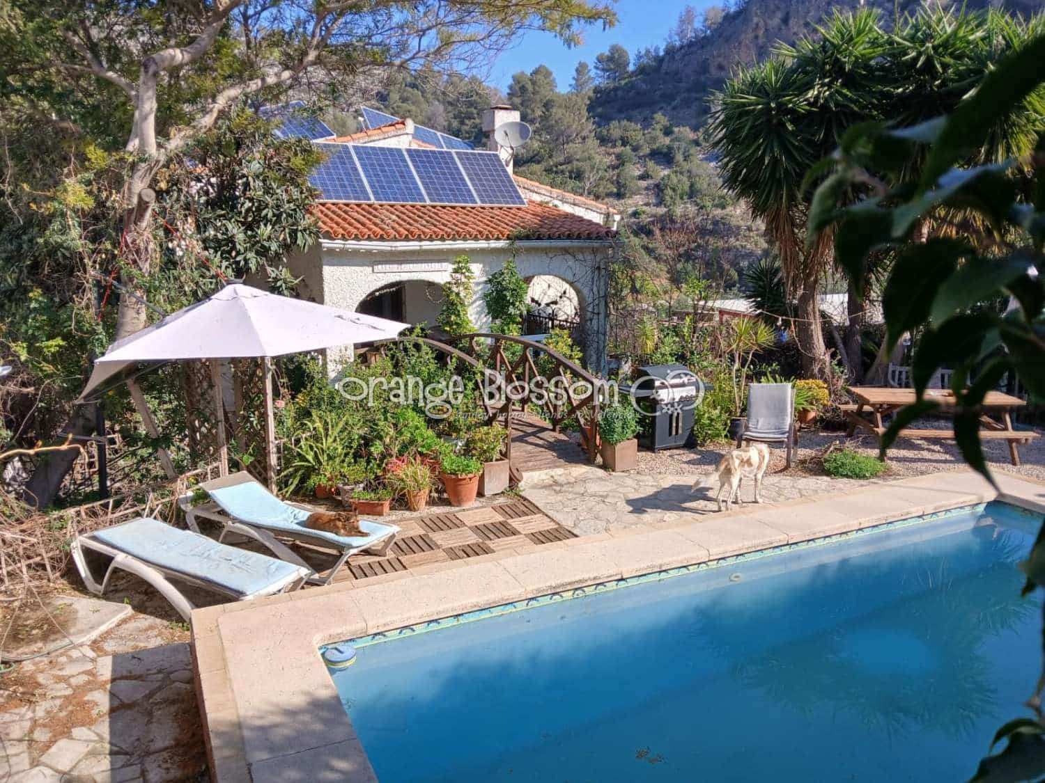 5 bedroom Villa for sale in Villalonga with pool - € 260,000 (Ref: 9627143)