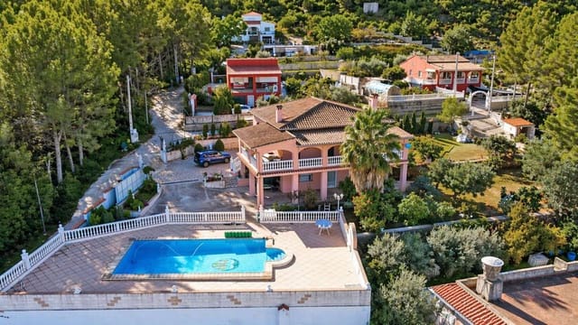 6 soveværelse Villa til salg i Villalonga med swimmingpool - € 799.000 (Ref: 9790113)