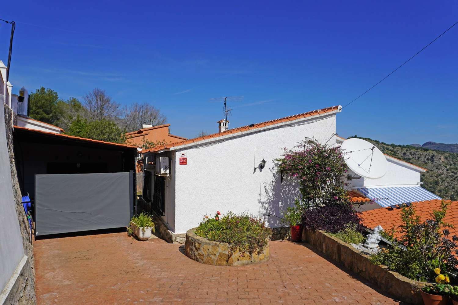 4 bedroom Townhouse for sale in Ador with pool garage - € 499,950 (Ref: 9807561)