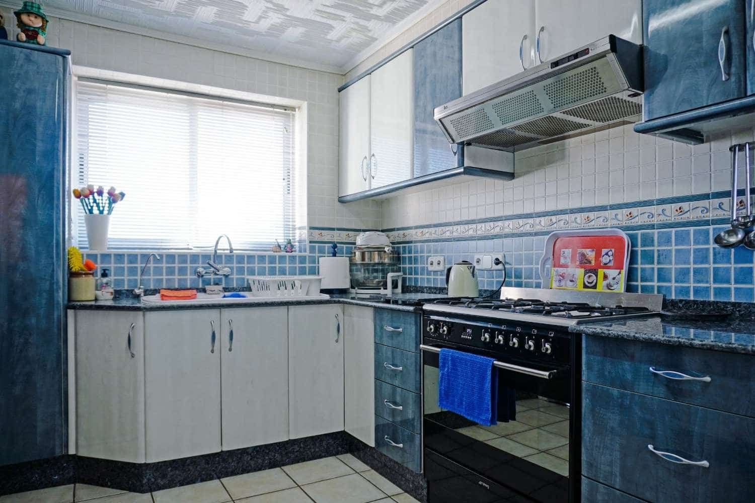 4 bedroom Townhouse for sale in Ador with pool garage - € 499,950 (Ref: 9807561)