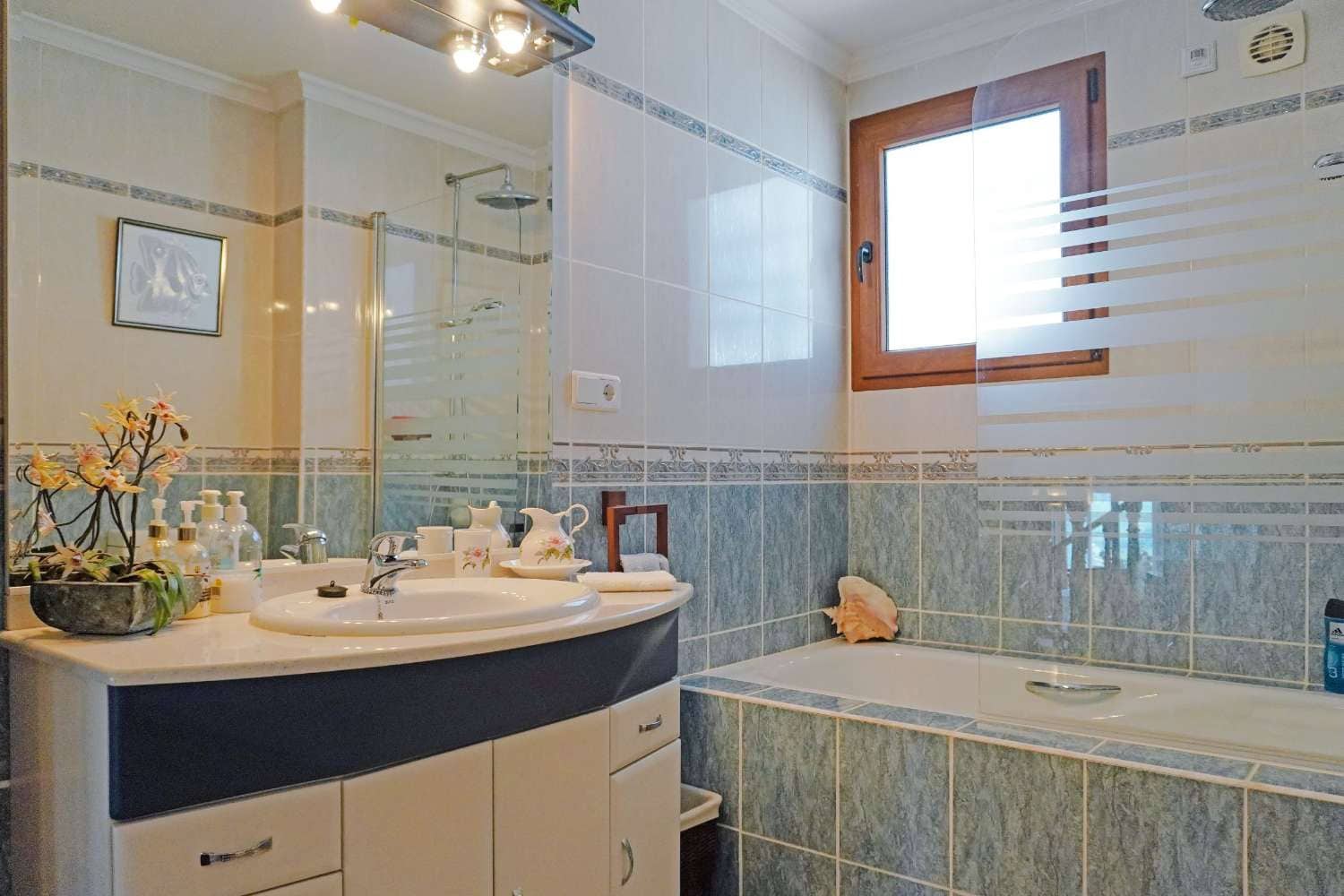 4 bedroom Townhouse for sale in Ador with pool garage - € 499,950 (Ref: 9807561)