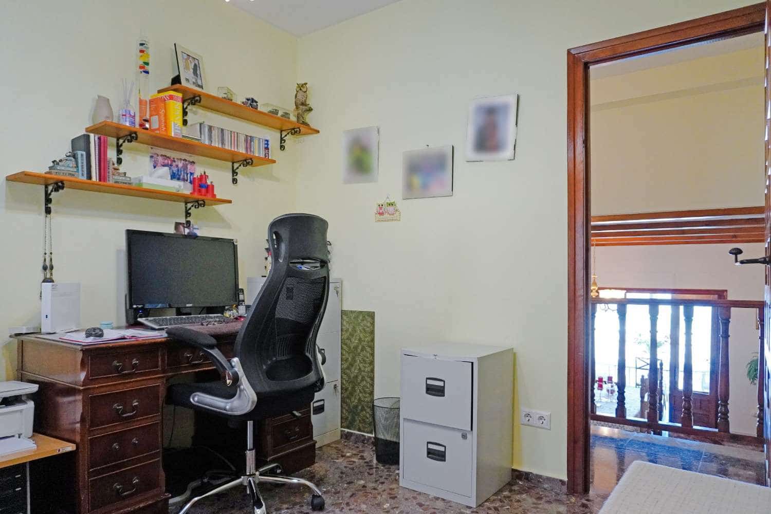 4 bedroom Townhouse for sale in Ador with pool garage - € 499,950 (Ref: 9807561)