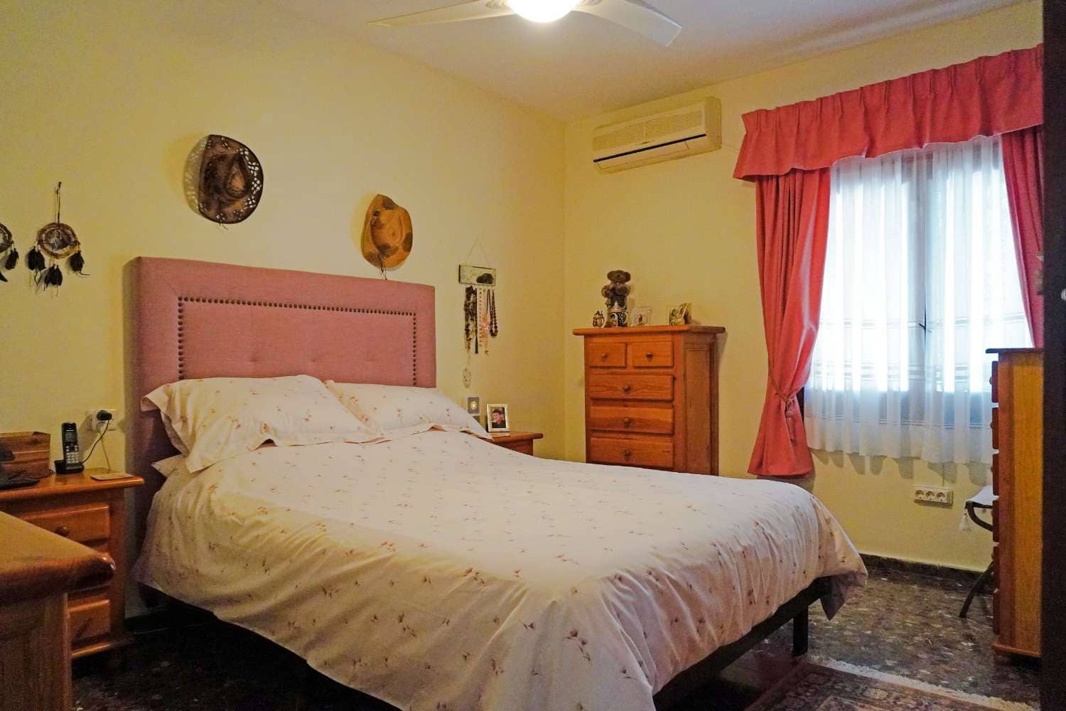 4 bedroom Townhouse for sale in Ador with pool garage - € 499,950 (Ref: 9807561)