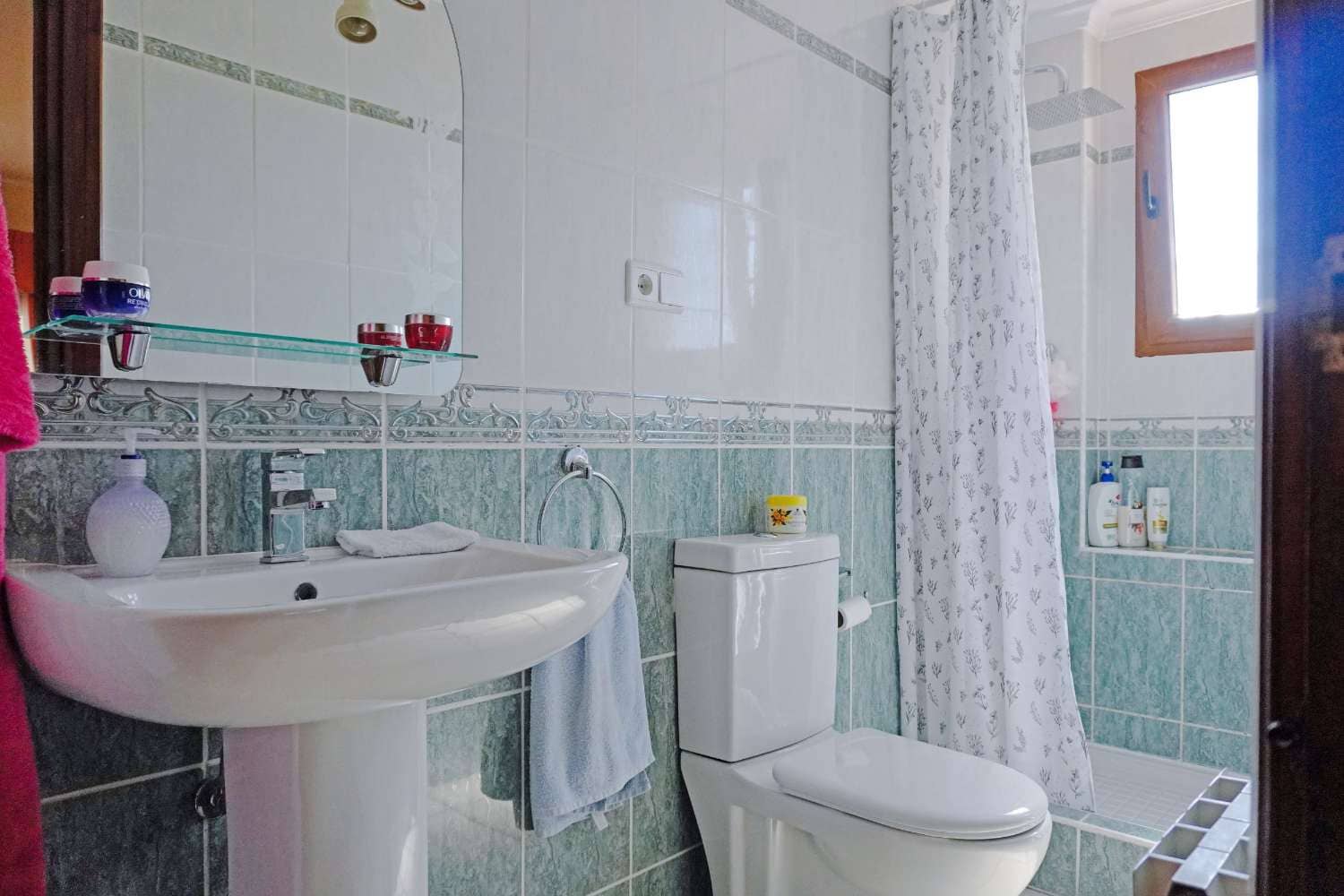 4 bedroom Townhouse for sale in Ador with pool garage - € 499,950 (Ref: 9807561)