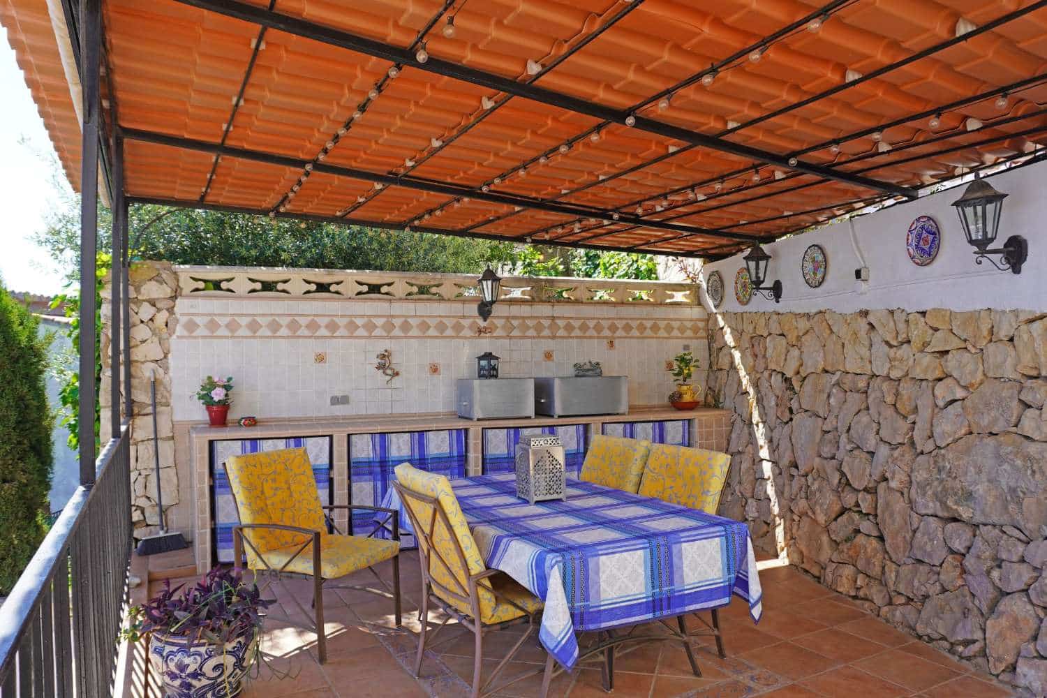 4 bedroom Townhouse for sale in Ador with pool garage - € 499,950 (Ref: 9807561)