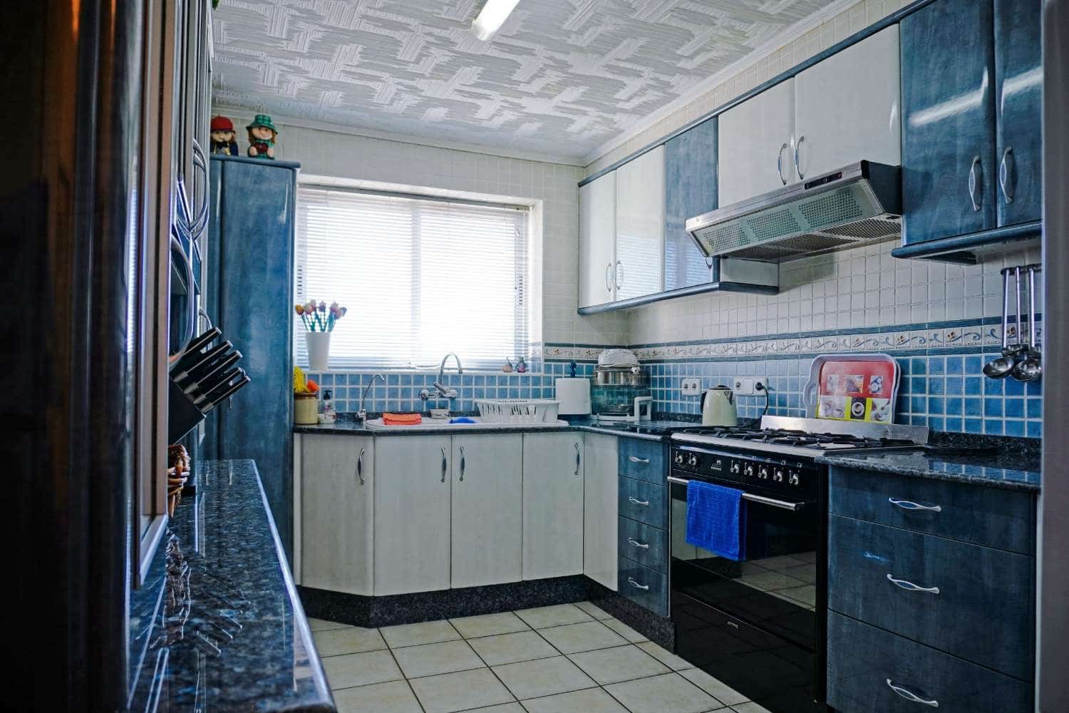 4 bedroom Townhouse for sale in Ador with pool garage - € 499,950 (Ref: 9807561)