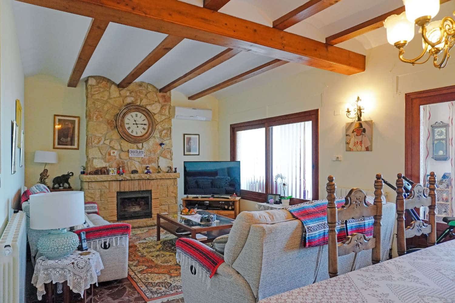 4 bedroom Townhouse for sale in Ador with pool garage - € 499,950 (Ref: 9807561)