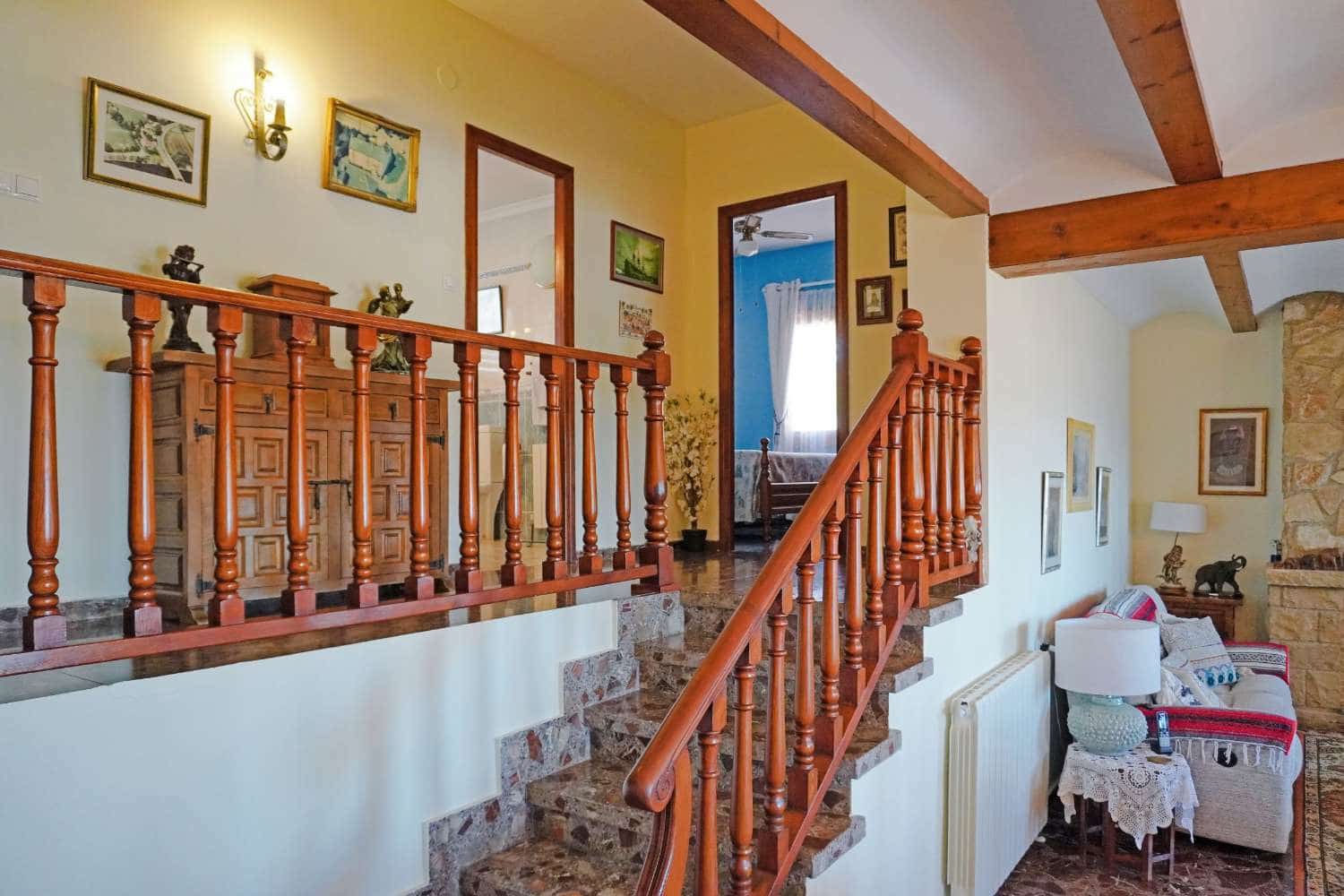 4 bedroom Townhouse for sale in Ador with pool garage - € 499,950 (Ref: 9807561)