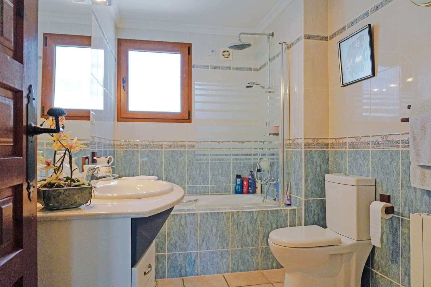 4 bedroom Townhouse for sale in Ador with pool garage - € 499,950 (Ref: 9807561)