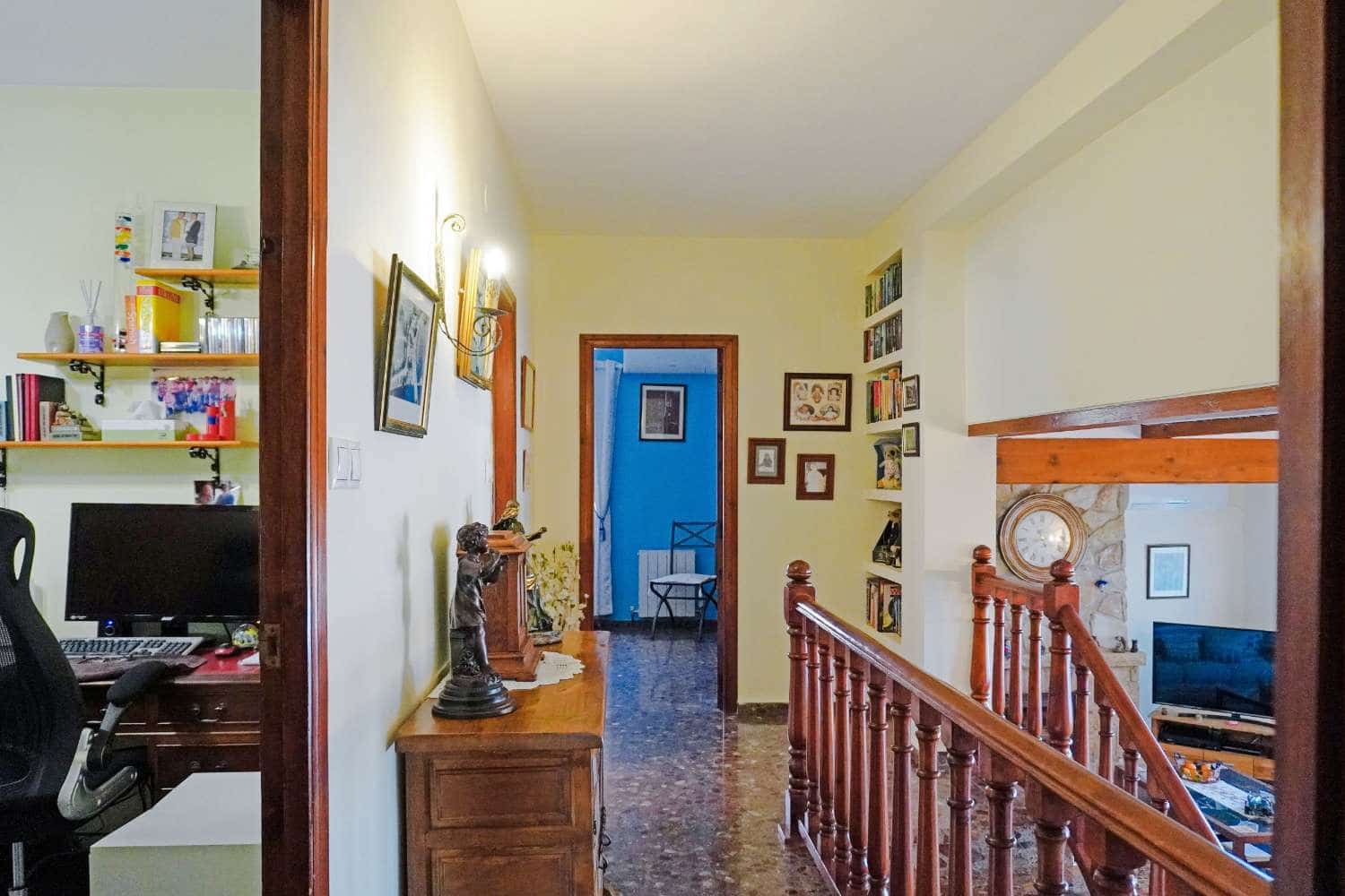 4 bedroom Townhouse for sale in Ador with pool garage - € 499,950 (Ref: 9807561)