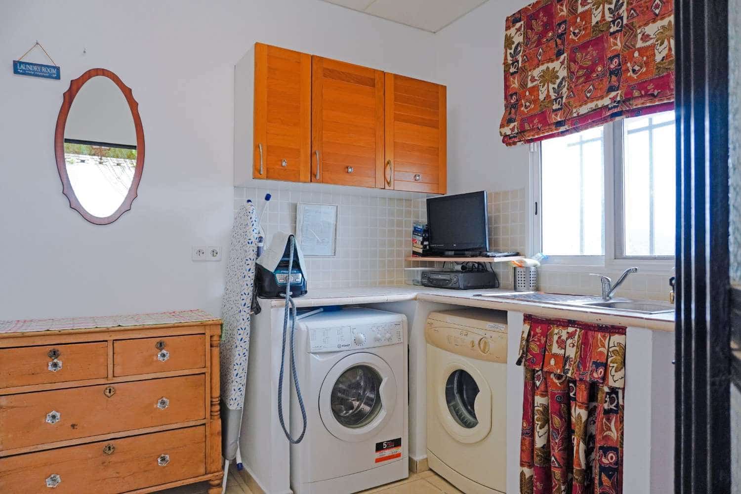 4 bedroom Townhouse for sale in Ador with pool garage - € 499,950 (Ref: 9807561)