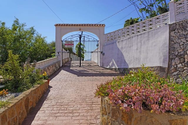 4 bedroom Townhouse for sale in Ador with pool garage - € 499,950 (Ref: 9807561)