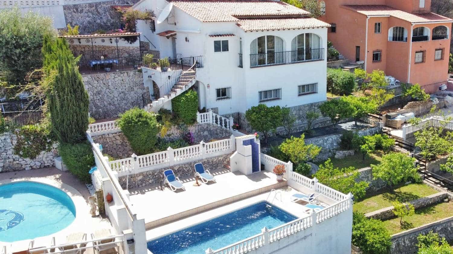4 bedroom Townhouse for sale in Ador with pool garage - € 499,950 (Ref: 9807561)