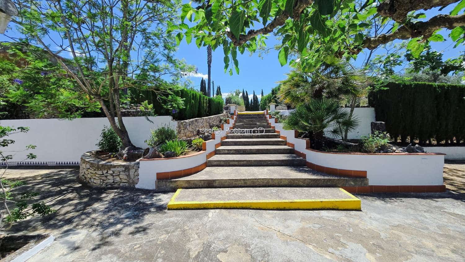 3 bedroom Villa for sale in Beniganim with pool - € 290,000 (Ref: 9895708)