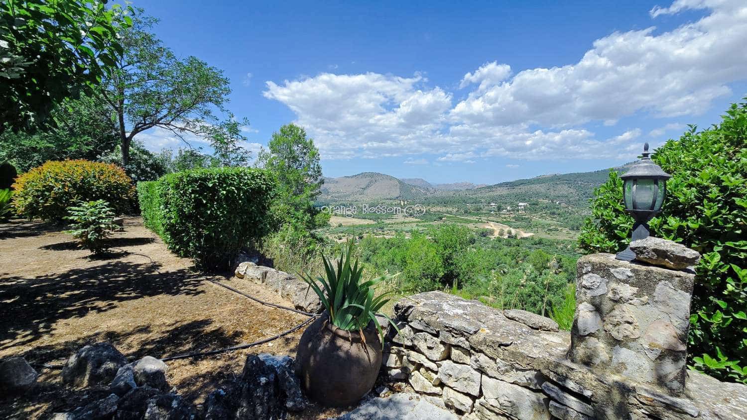 3 bedroom Villa for sale in Beniganim with pool - € 290,000 (Ref: 9895708)