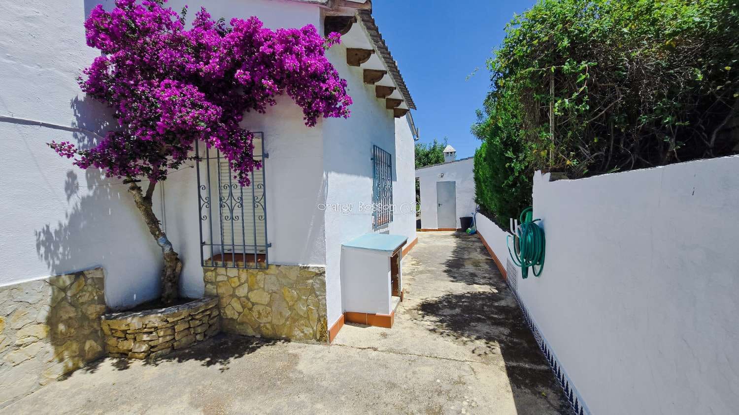 3 bedroom Villa for sale in Beniganim with pool - € 290,000 (Ref: 9895708)