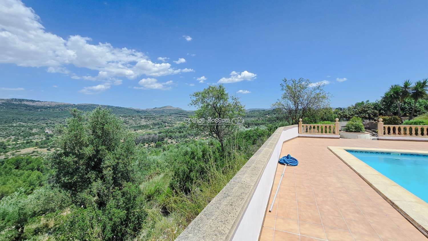 3 bedroom Villa for sale in Beniganim with pool - € 290,000 (Ref: 9895708)