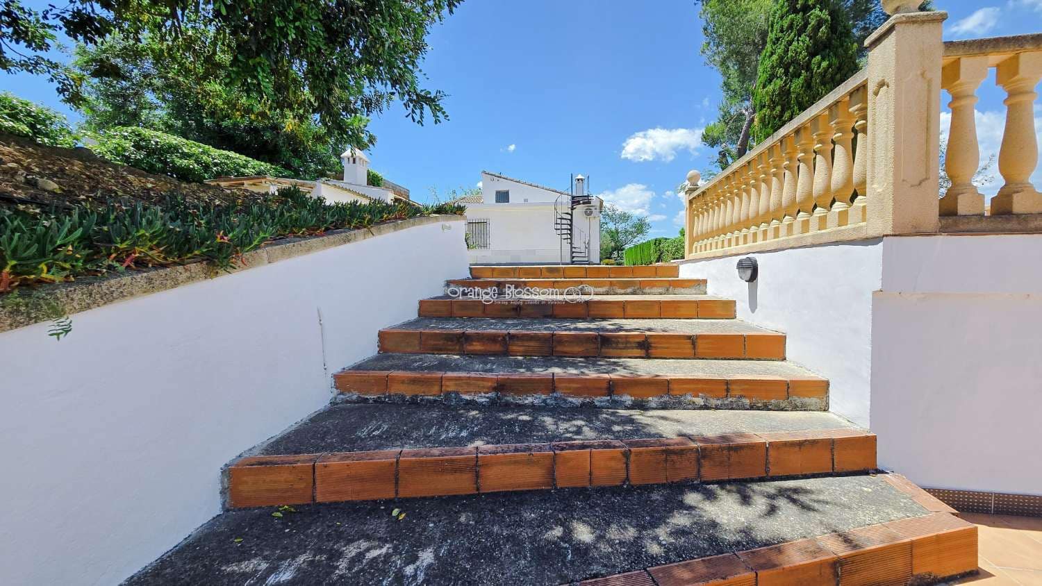 3 bedroom Villa for sale in Beniganim with pool - € 290,000 (Ref: 9895708)