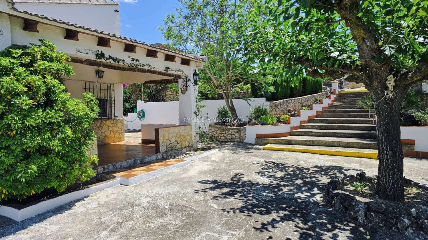 3 bedroom Villa for sale in Beniganim with pool - € 290,000 (Ref: 9895708)