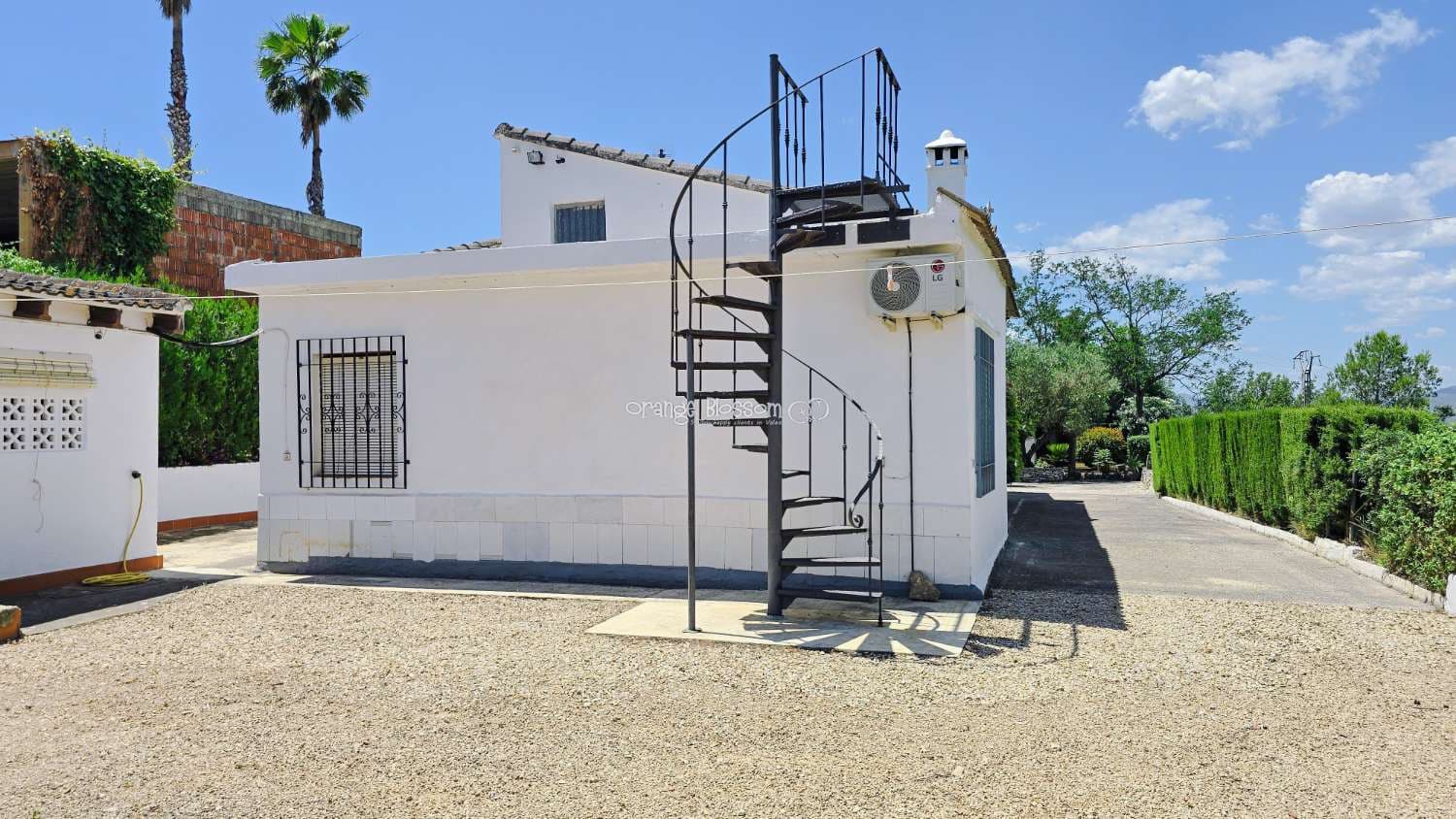 3 bedroom Villa for sale in Beniganim with pool - € 290,000 (Ref: 9895708)