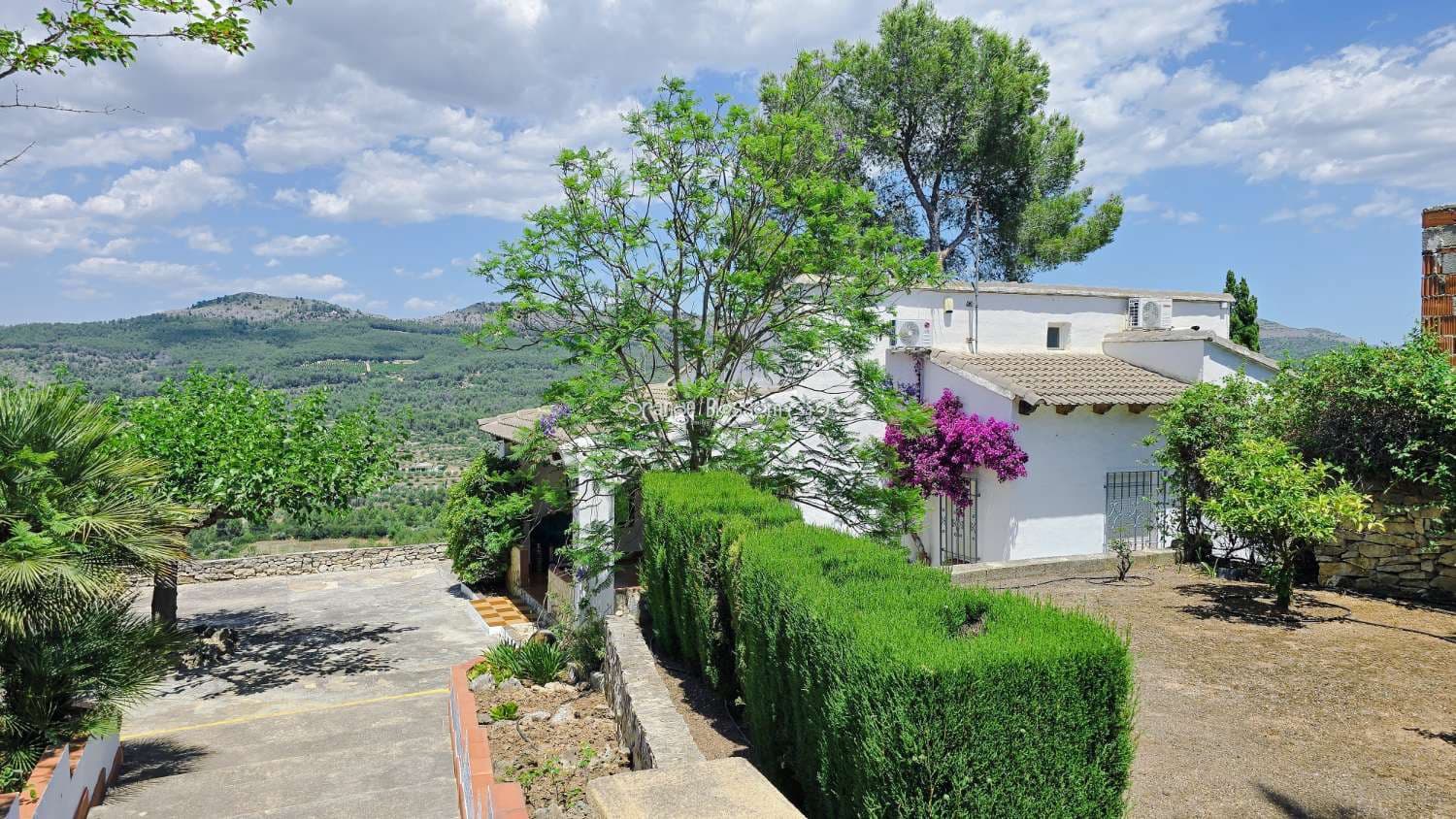 3 bedroom Villa for sale in Beniganim with pool - € 290,000 (Ref: 9895708)