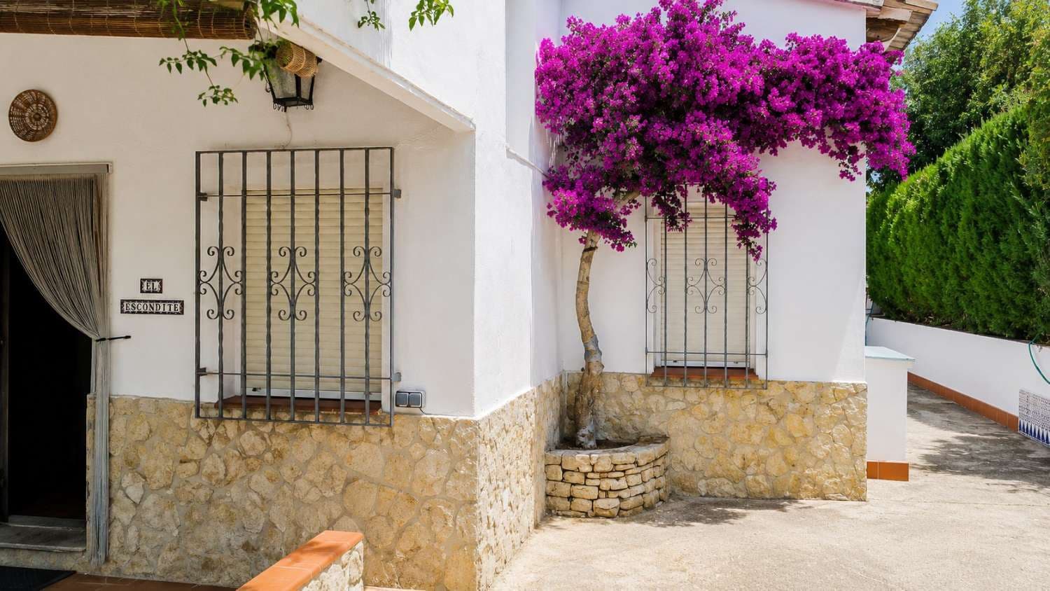 3 bedroom Villa for sale in Beniganim with pool garage - € 290,000 (Ref: 9895708)