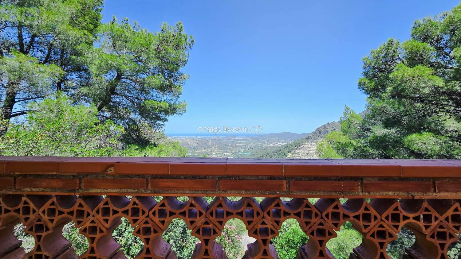 5 bedroom Villa for sale in Villalonga with pool garage - € 260,000 (Ref: 9931211)
