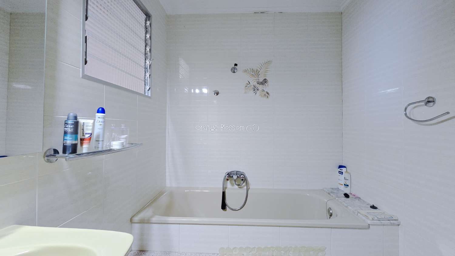 5 bedroom Villa for sale in Villalonga with pool garage - € 260,000 (Ref: 9931211)