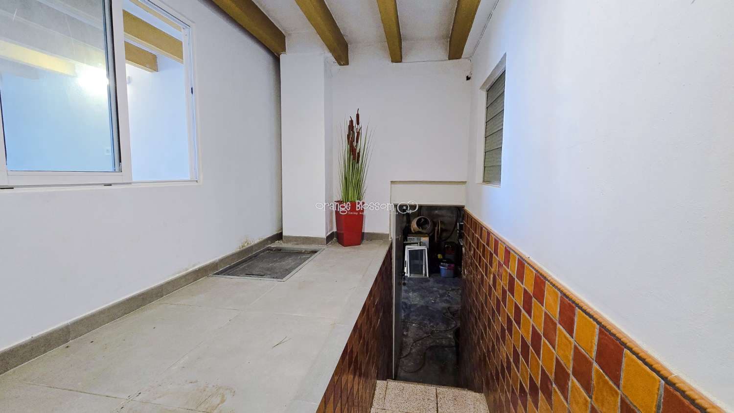 5 bedroom Villa for sale in Villalonga with pool garage - € 260,000 (Ref: 9931211)