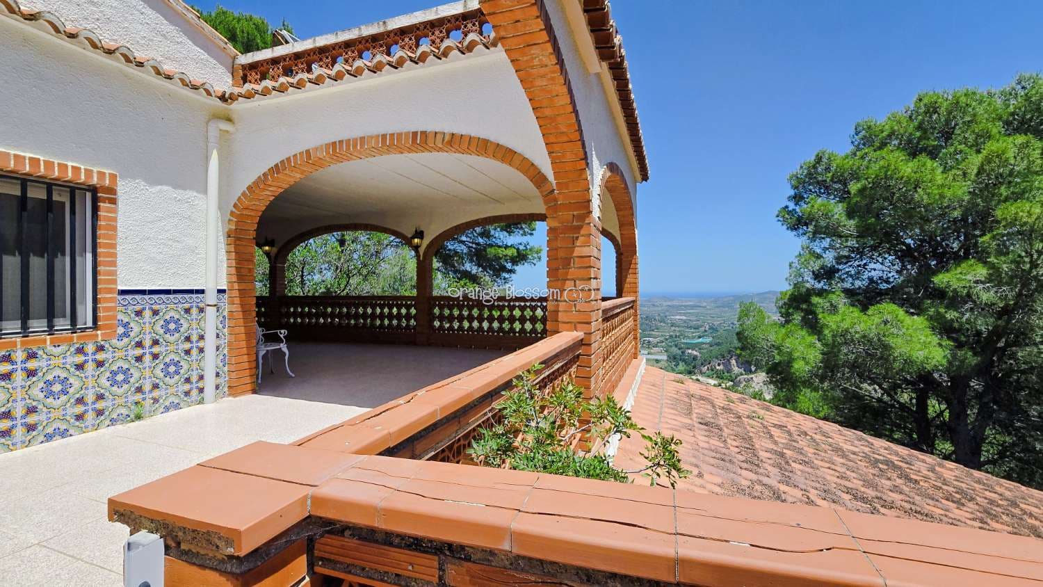 5 bedroom Villa for sale in Villalonga with pool garage - € 260,000 (Ref: 9931211)