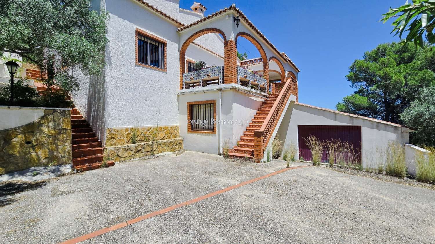 5 bedroom Villa for sale in Villalonga with pool garage - € 260,000 (Ref: 9931211)