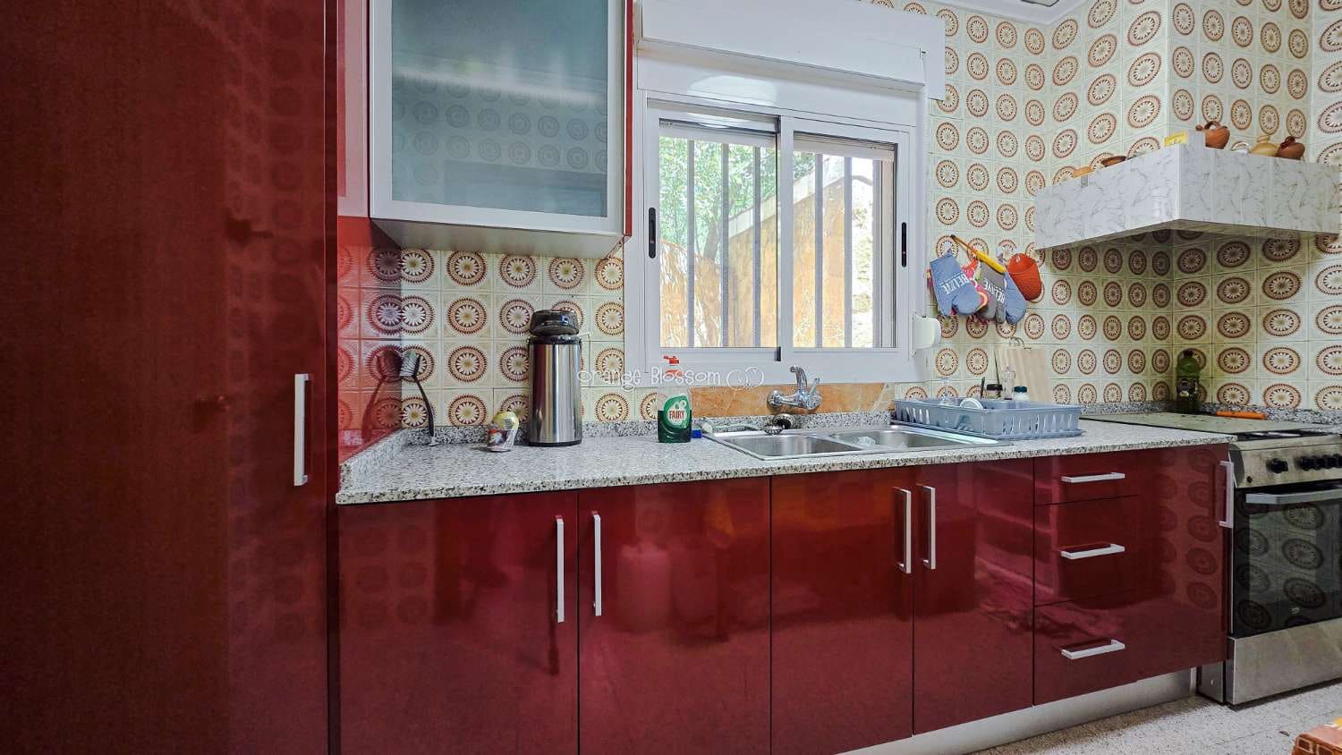 5 bedroom Villa for sale in Villalonga with pool garage - € 260,000 (Ref: 9931211)