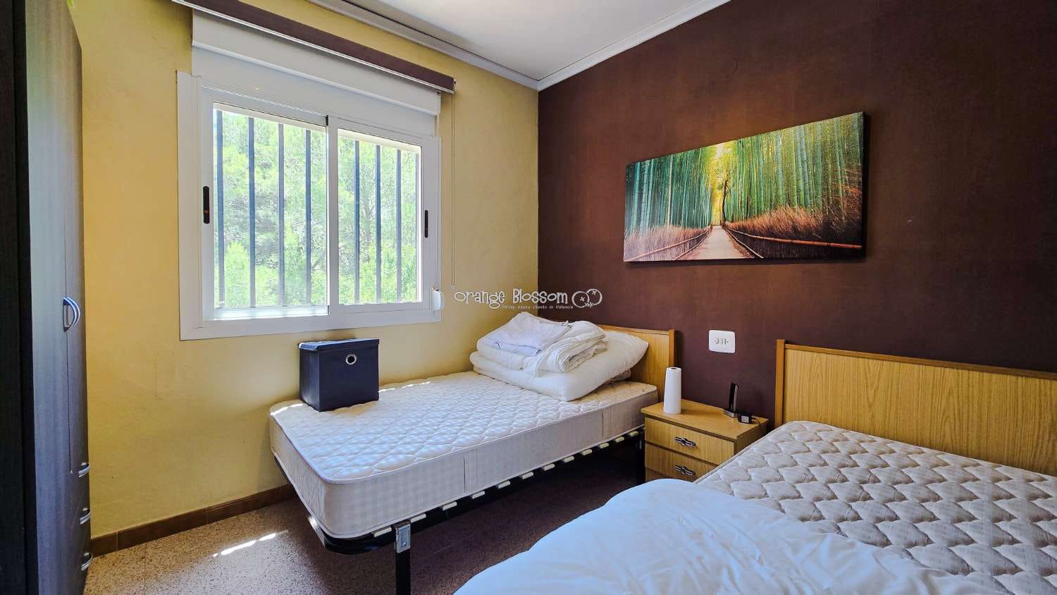 5 bedroom Villa for sale in Villalonga with pool garage - € 260,000 (Ref: 9931211)