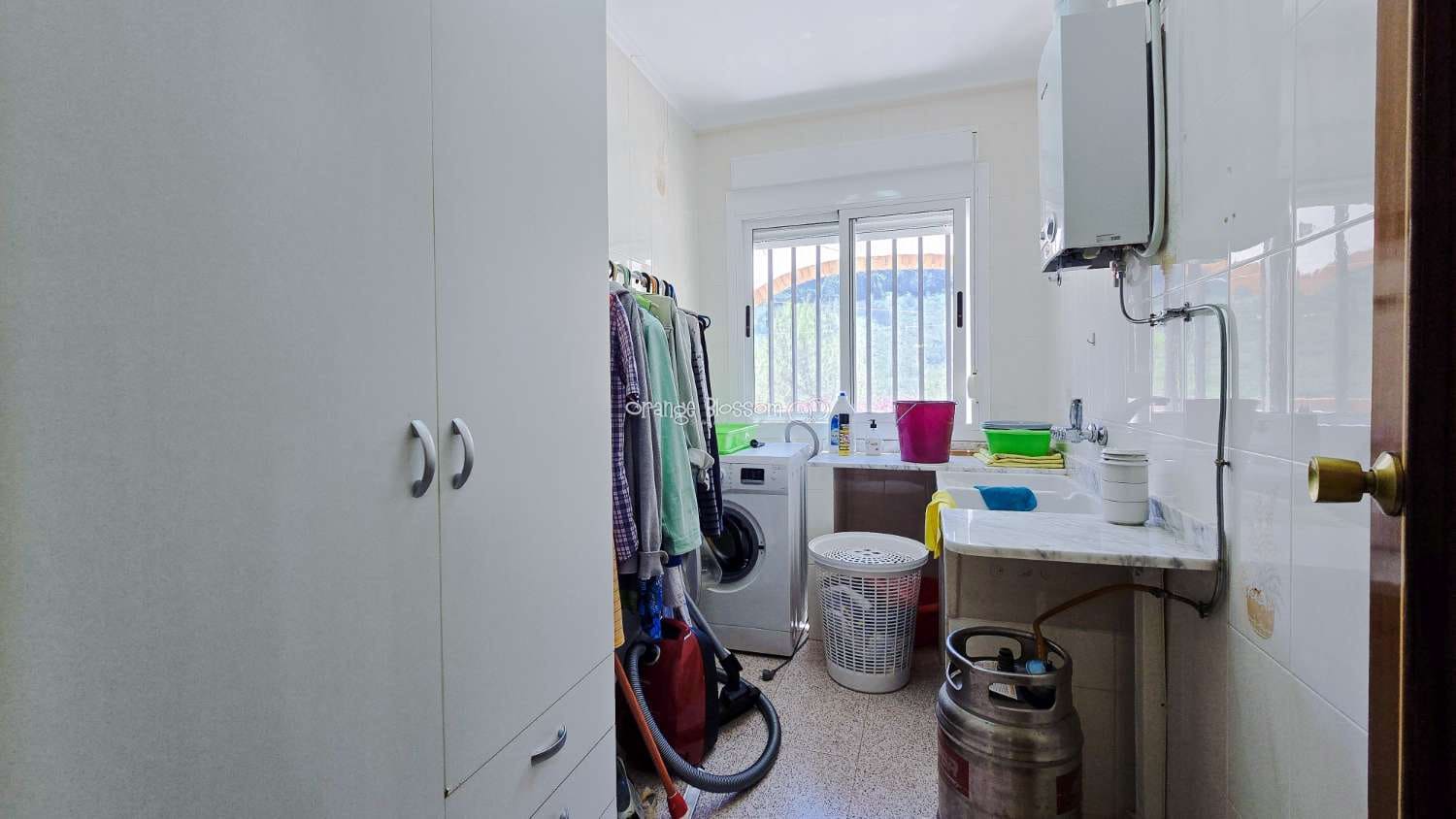5 bedroom Villa for sale in Villalonga with pool garage - € 260,000 (Ref: 9931211)