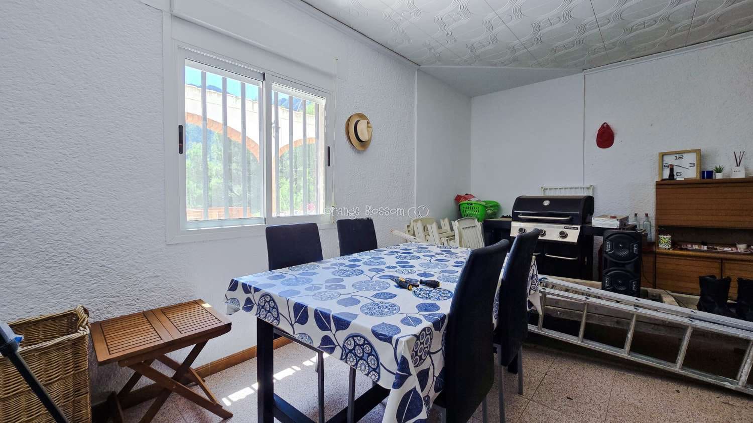 5 bedroom Villa for sale in Villalonga with pool garage - € 260,000 (Ref: 9931211)