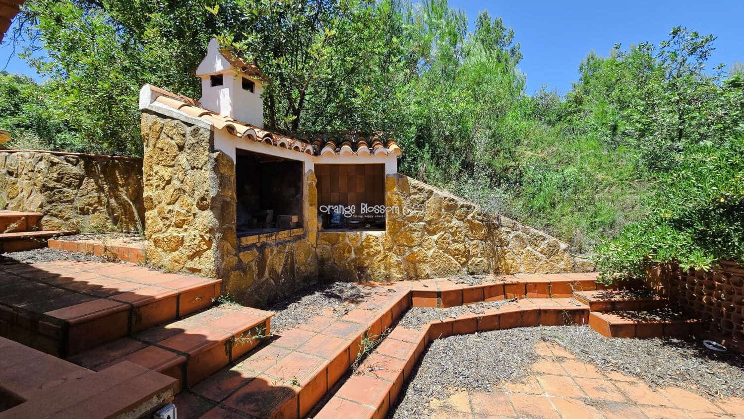5 bedroom Villa for sale in Villalonga with pool garage - € 260,000 (Ref: 9931211)