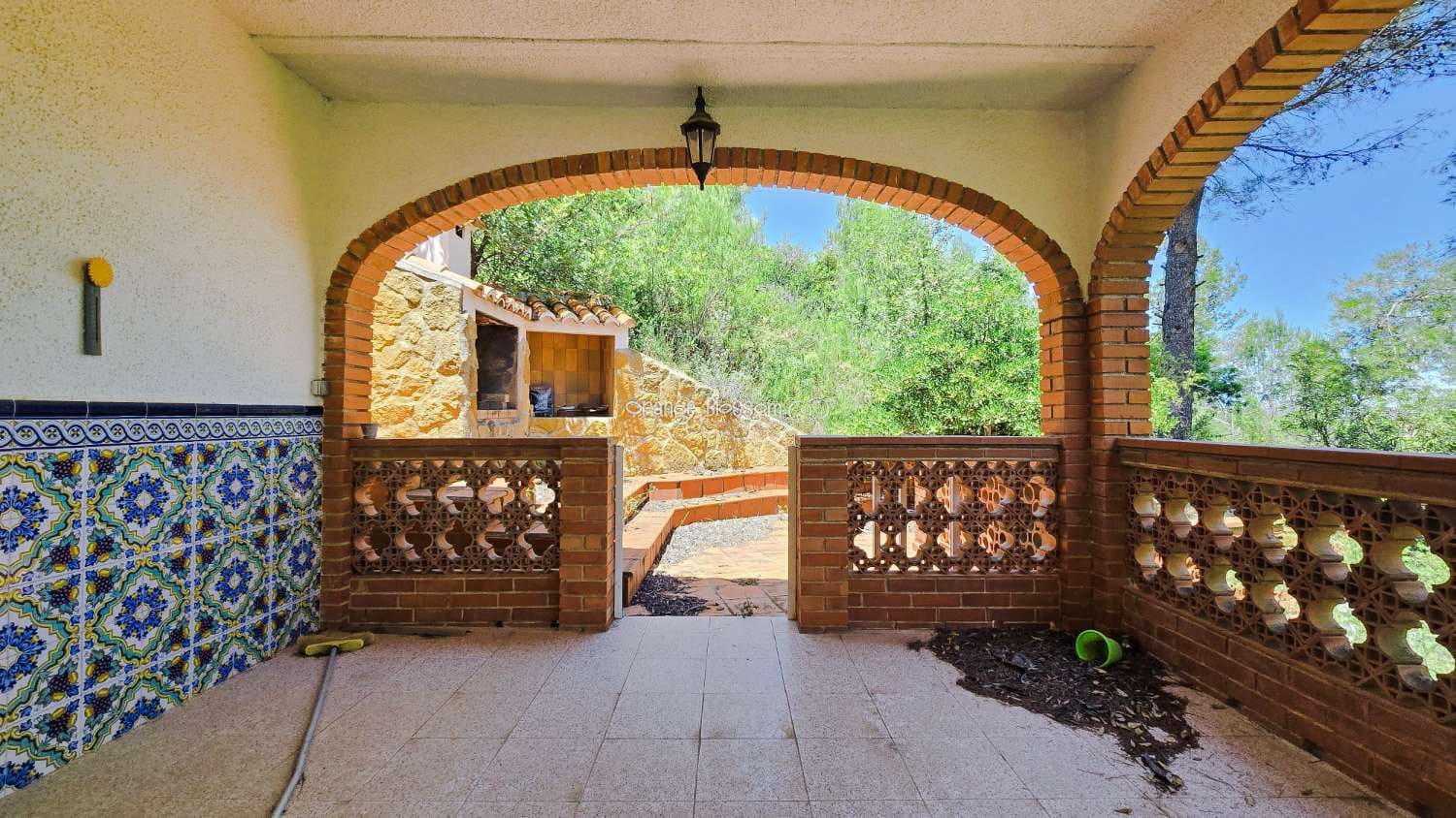 5 bedroom Villa for sale in Villalonga with pool garage - € 260,000 (Ref: 9931211)