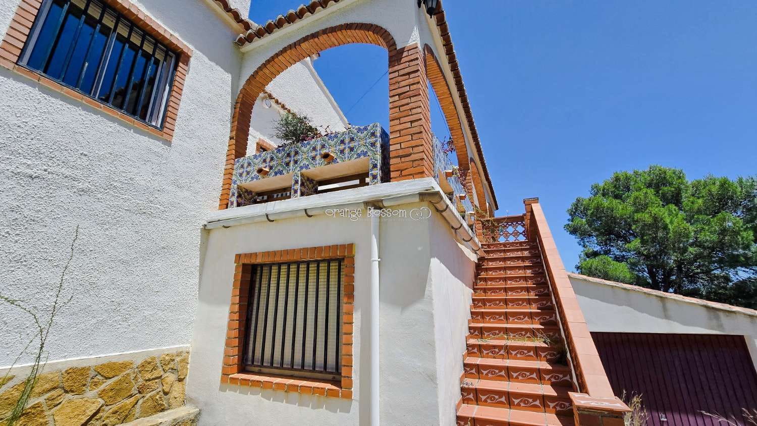 5 bedroom Villa for sale in Villalonga with pool garage - € 260,000 (Ref: 9931211)