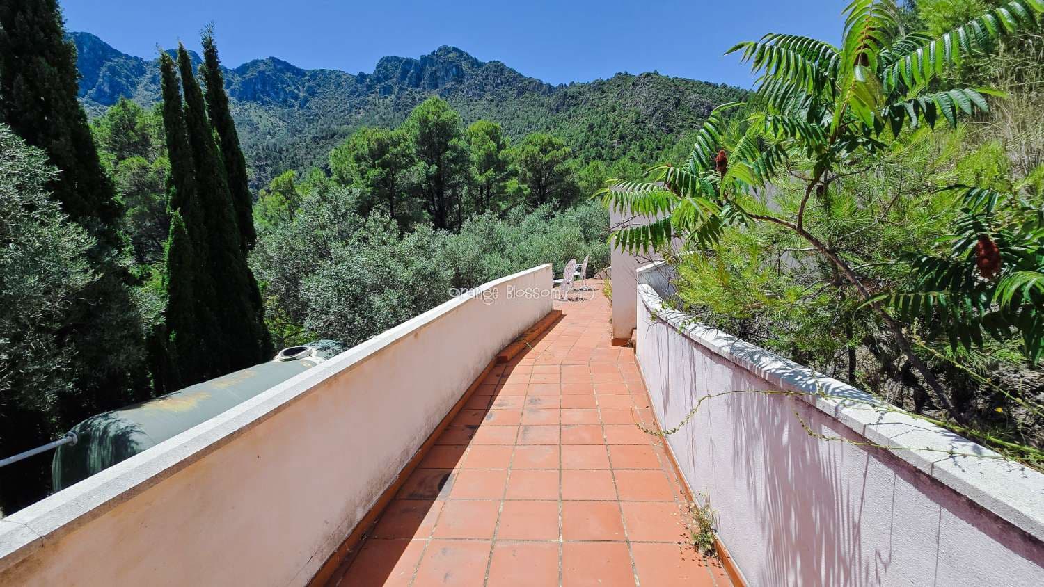 5 bedroom Villa for sale in Villalonga with pool garage - € 260,000 (Ref: 9931211)