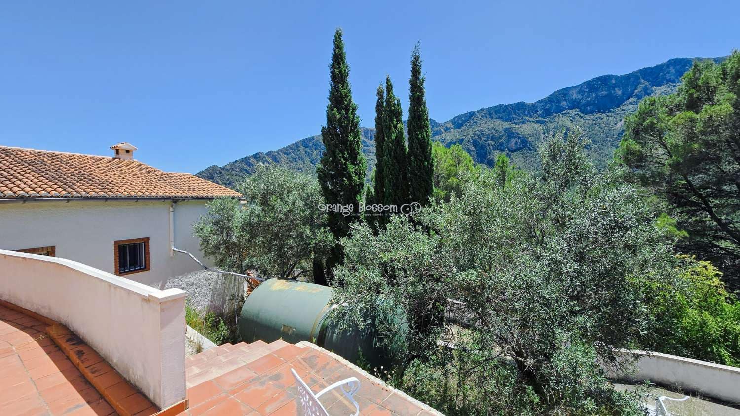 5 bedroom Villa for sale in Villalonga with pool garage - € 260,000 (Ref: 9931211)