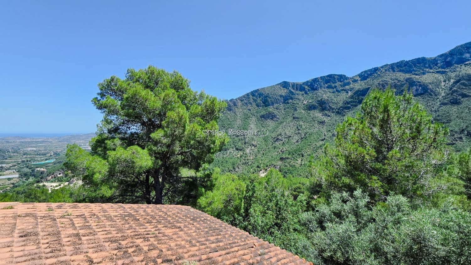 5 bedroom Villa for sale in Villalonga with pool garage - € 260,000 (Ref: 9931211)