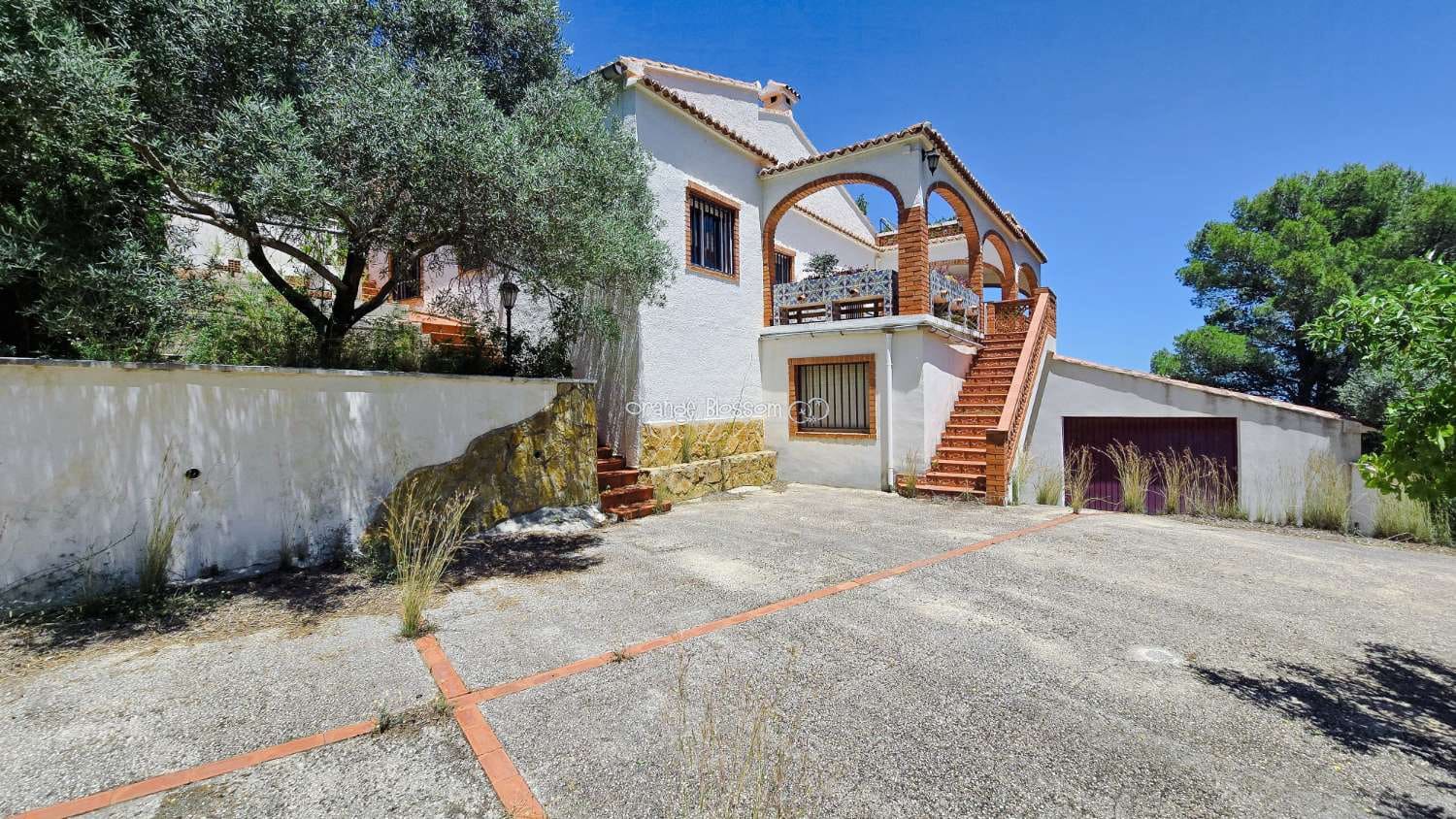 5 bedroom Villa for sale in Villalonga with pool garage - € 260,000 (Ref: 9931211)